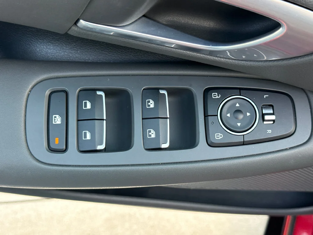 Used 2020 Calypso Red Hyundai SEL Plus image 14