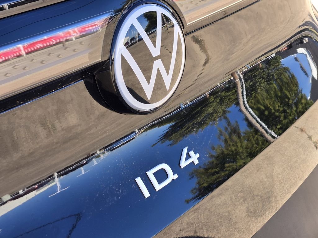 New 2025 Black Volkswagen Pro S image 7