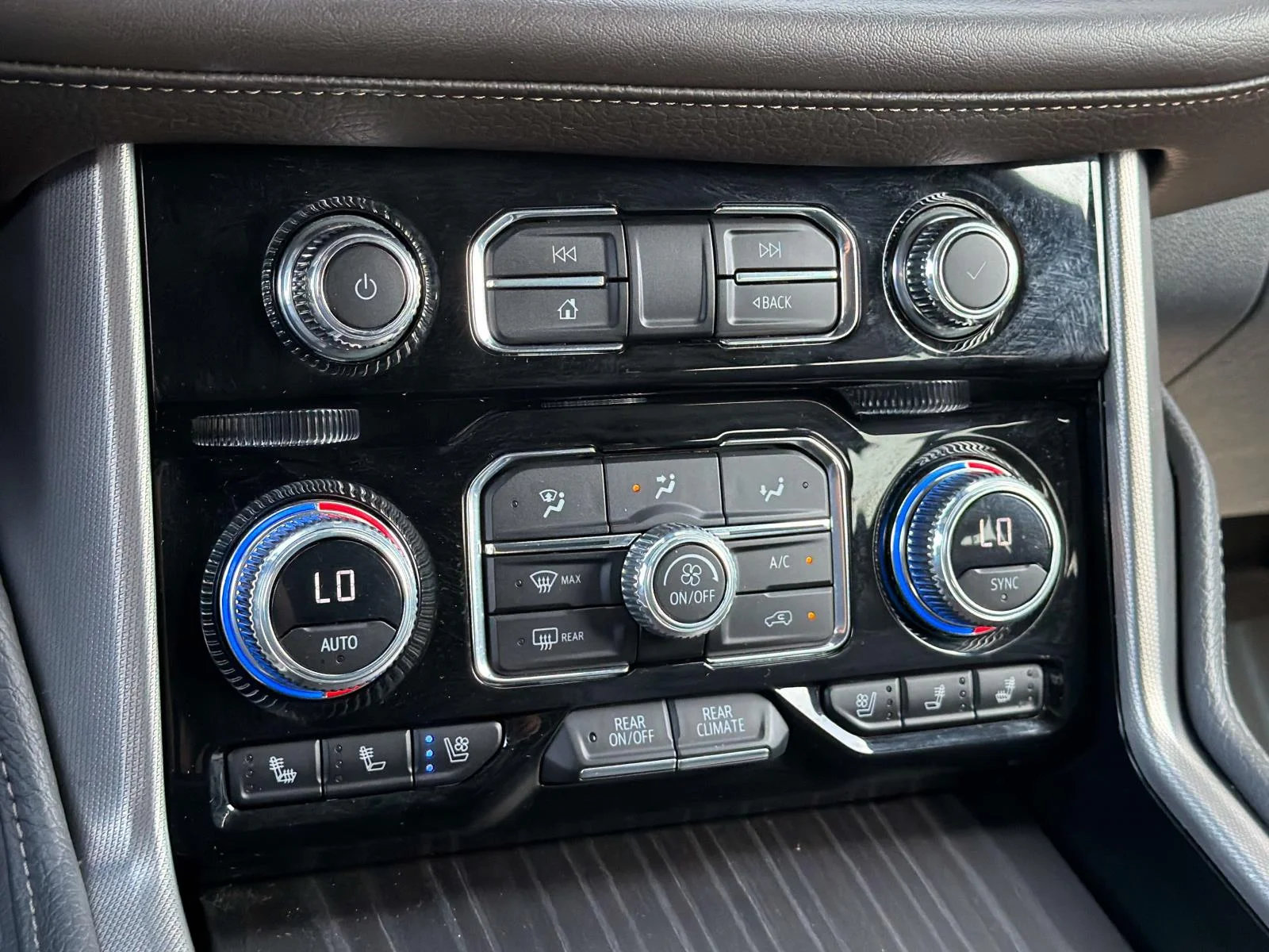 Used 2023 Midnight Blue Metallic GMC Denali image 19