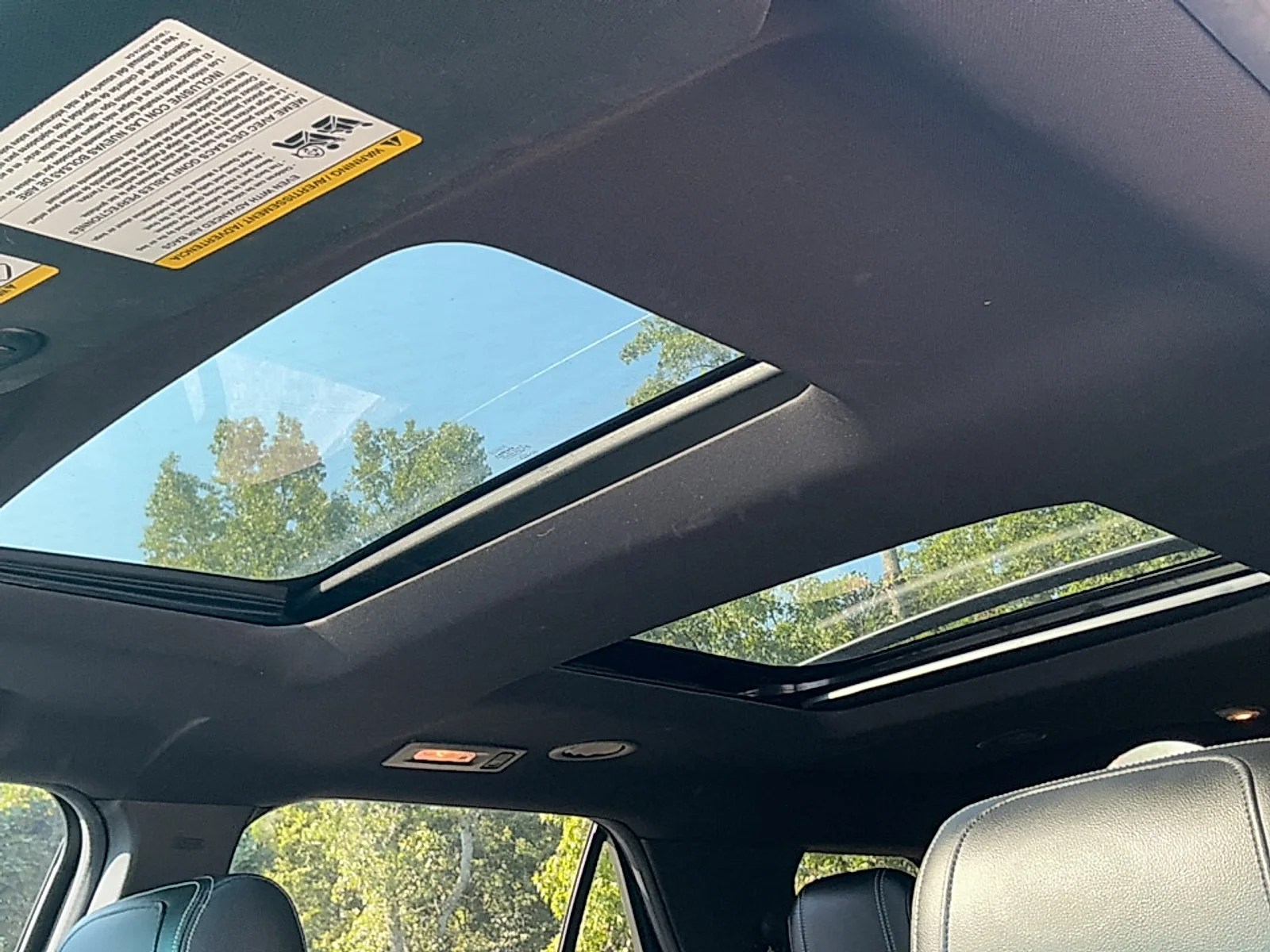 Used 2016  Ford Limited image 7