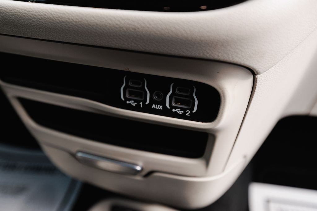 2023 Chrysler Voyager LX - Photo 19