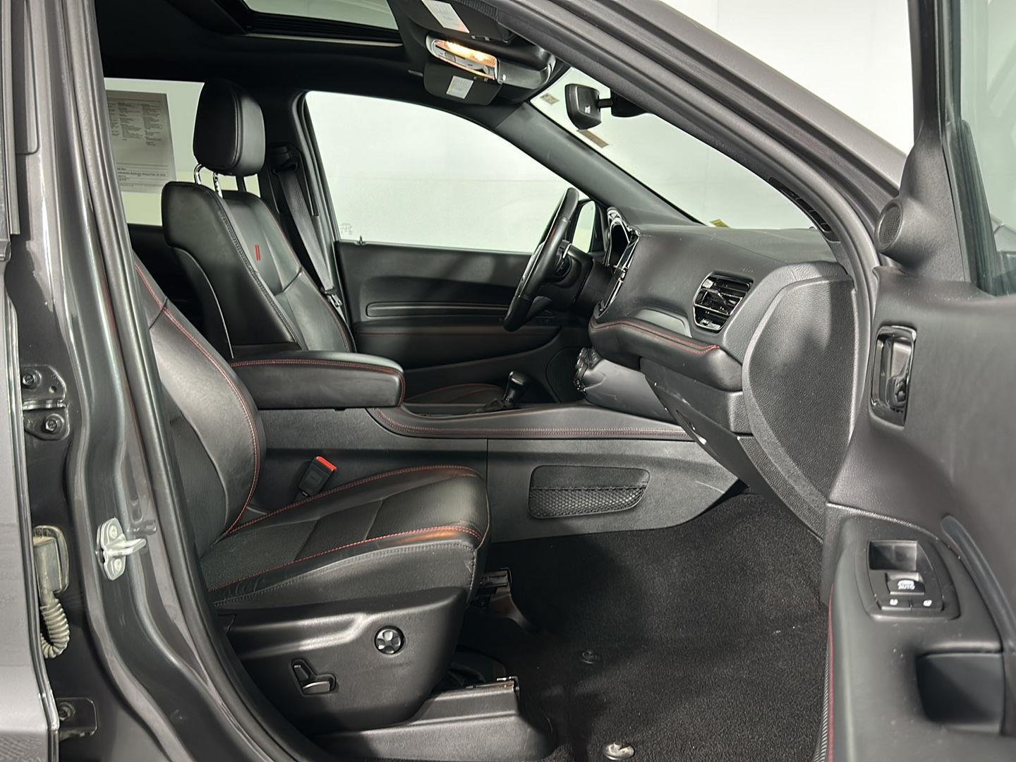 Used 2025 Vapour Grey Dodge R/T image 33