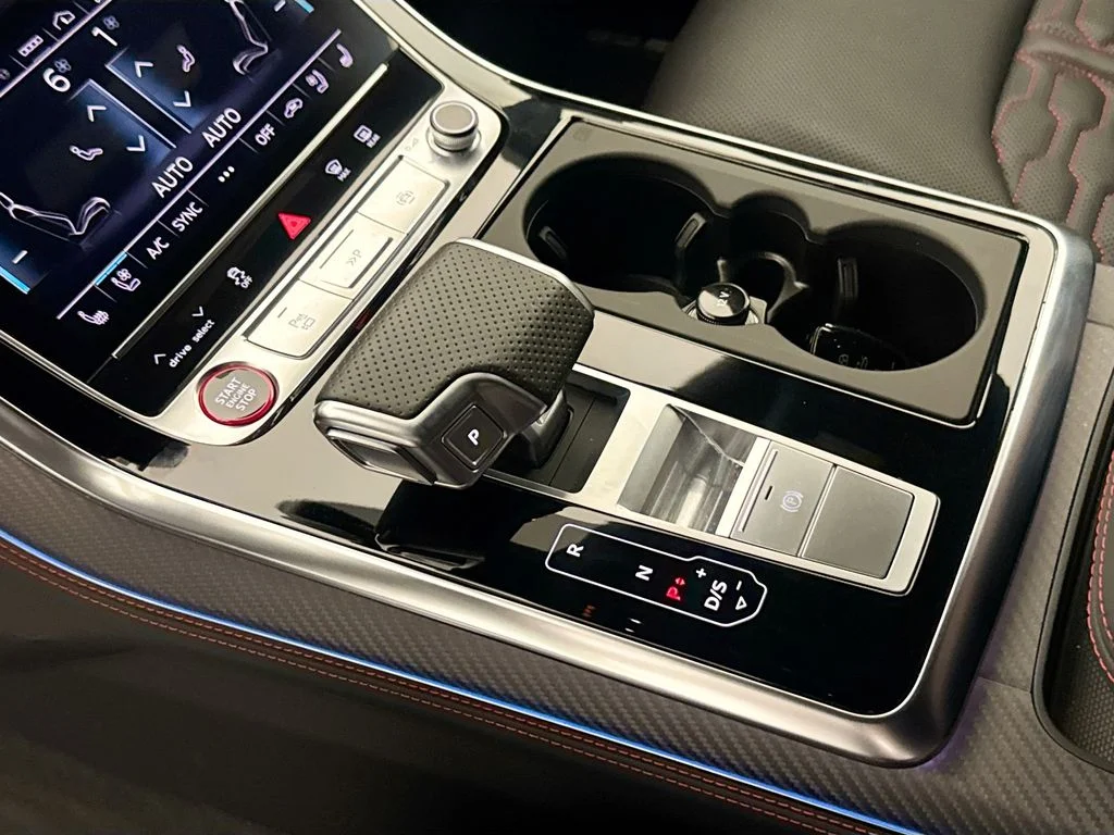 Used 2024  Audi 4.0T image 17