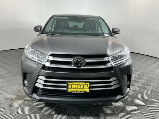 Used 2017 Gray Toyota LE Plus image 2