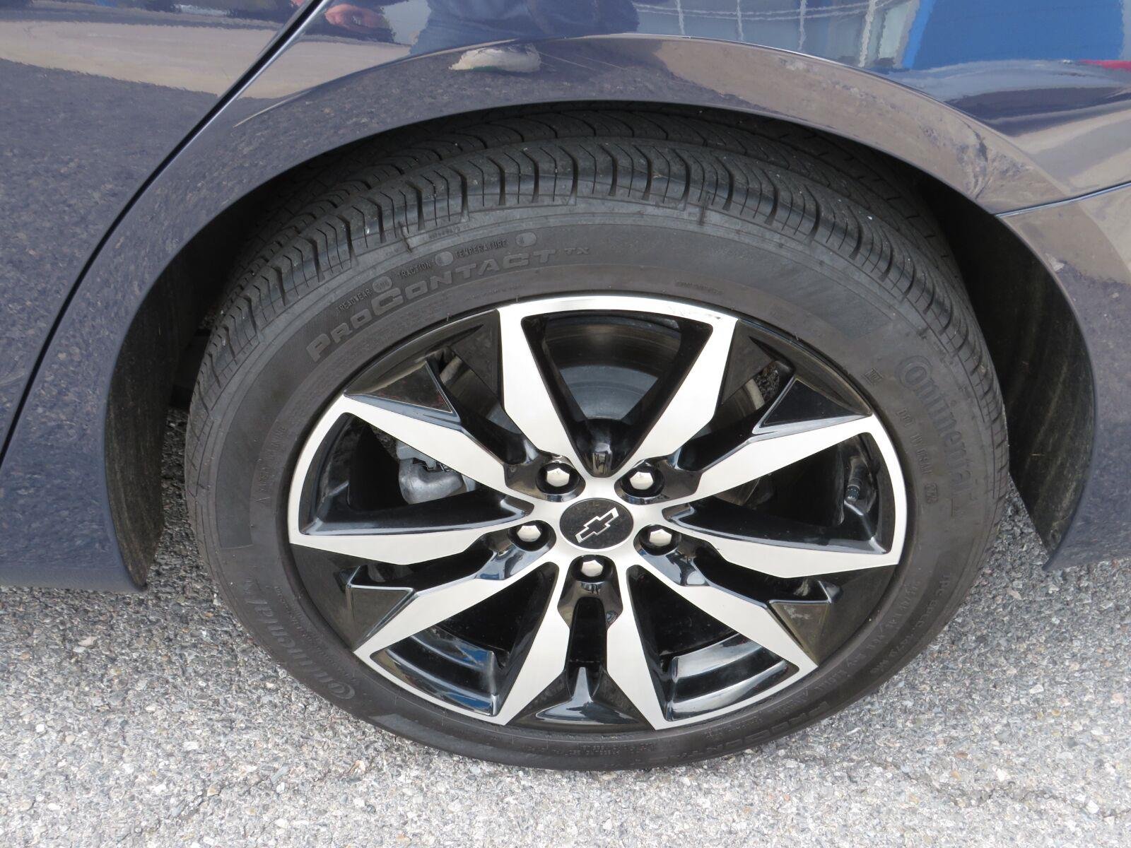 Used 2025 Night Shade Metallic Chevrolet RS image 12