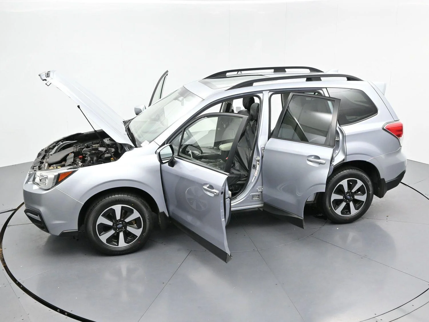 Used 2018 Ice Silver Metallic Subaru Premium image 36