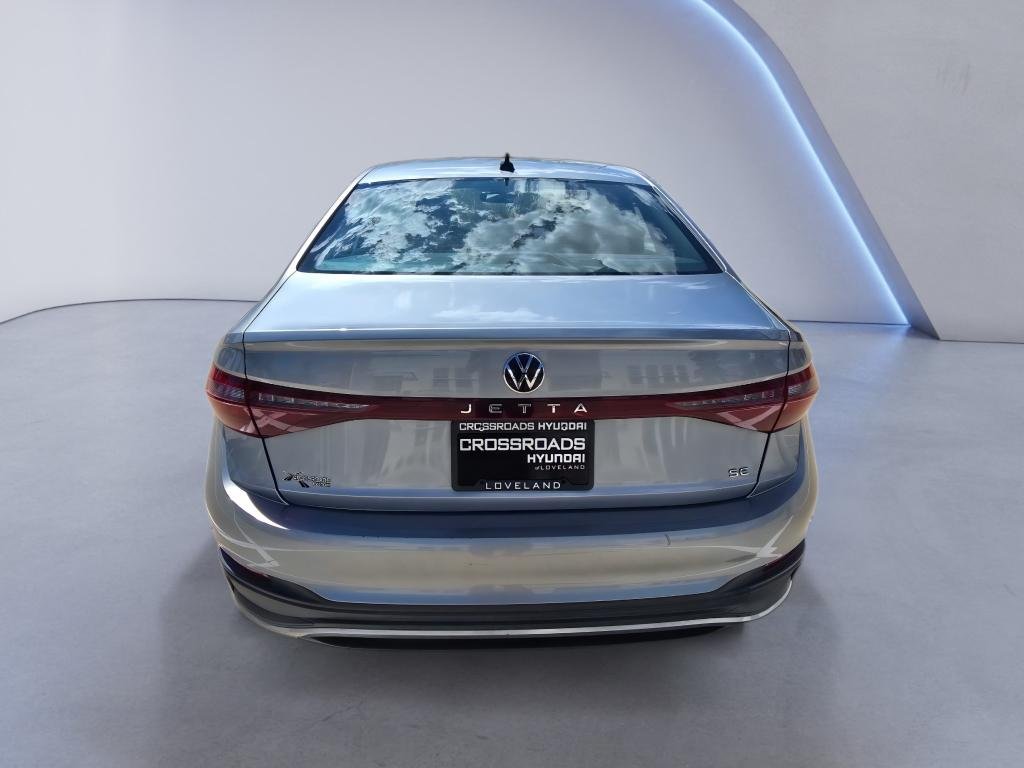 Used 2025 Gray Volkswagen SE image 4