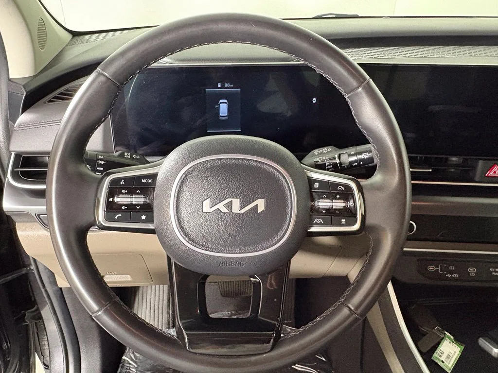 Used 2025 Gray Kia LXS image 21