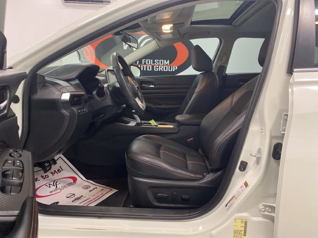 Used 2022 Pearl White Trico Nissan 2.5 SR image 12