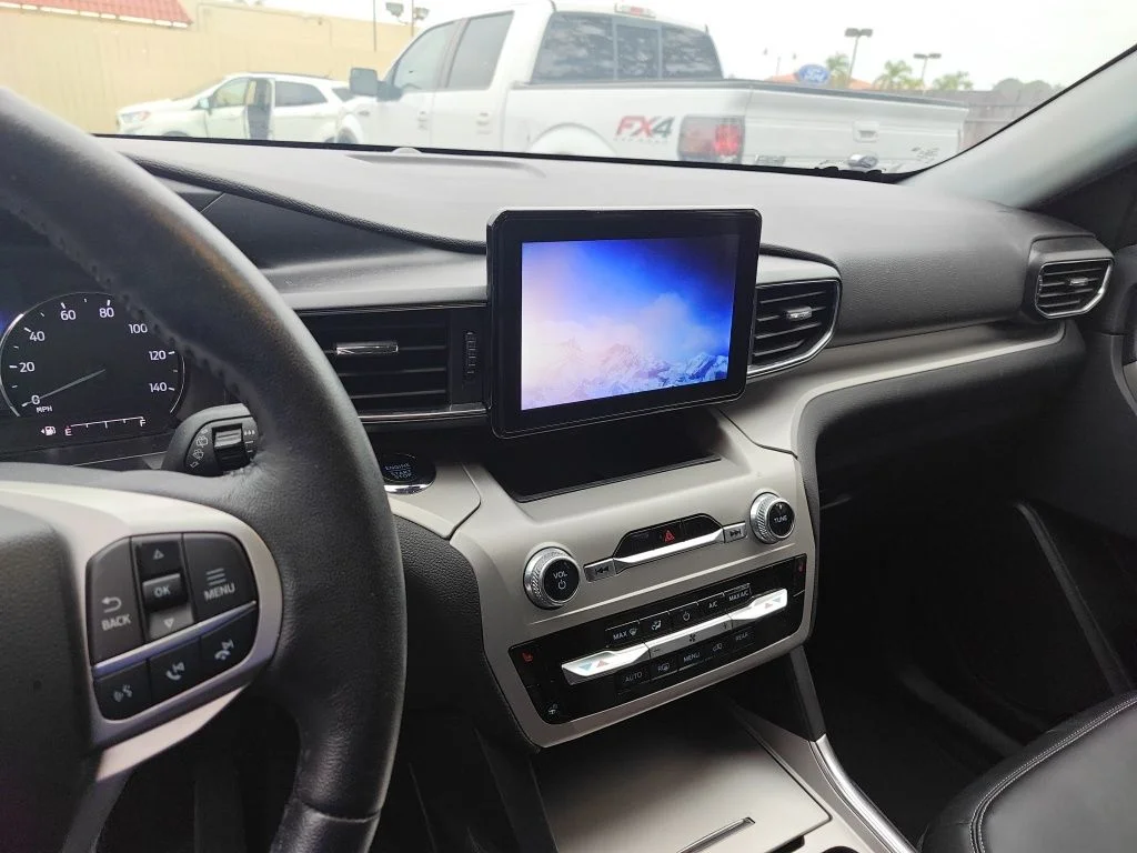 Used 2023 White Ford XLT image 9