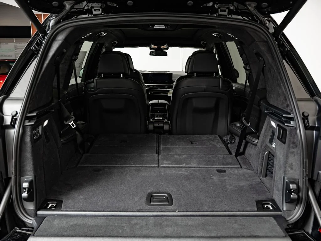 New 2027 Black Sapphire Metallic BMW xDrive40i image 21