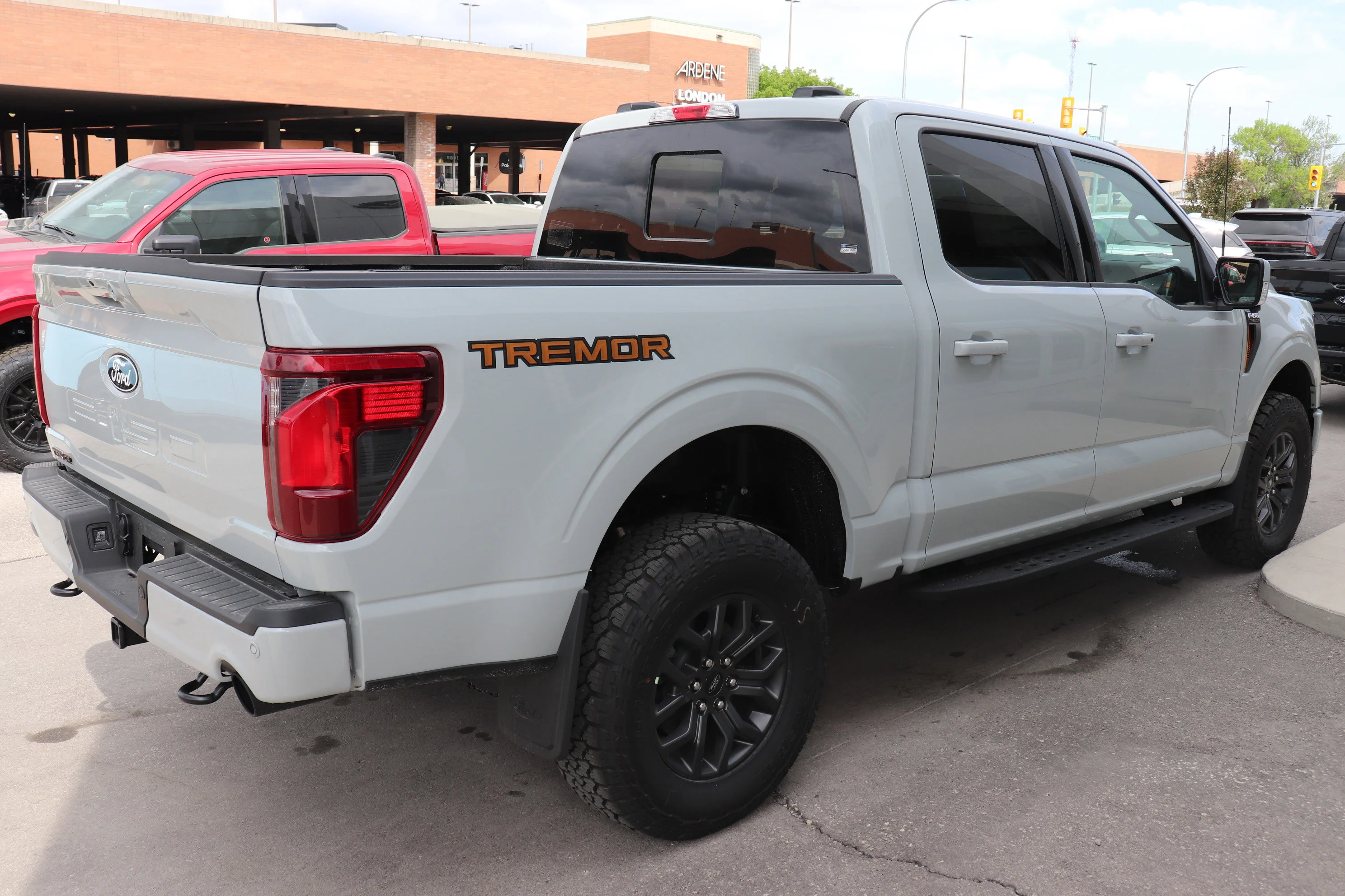 New 2026 AVALANCHE Ford Tremor image 4