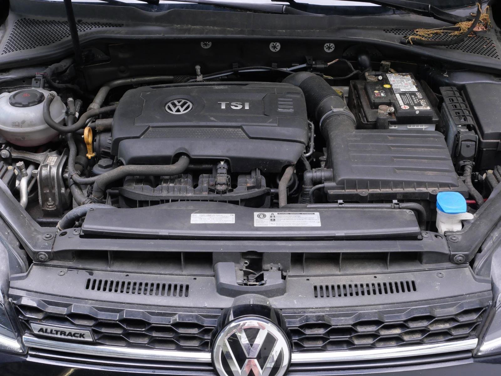Used 2018  Volkswagen S image 27