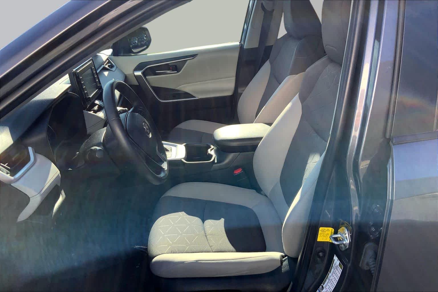 Used 2022 Magnetic Gray Metallic Toyota Hybrid XLE image 15