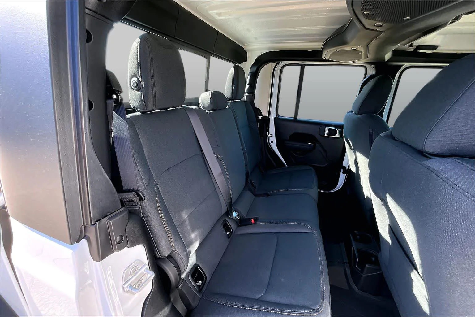 New 2026 Bright White Clear-Coat Exterior Paint Jeep Sport image 22