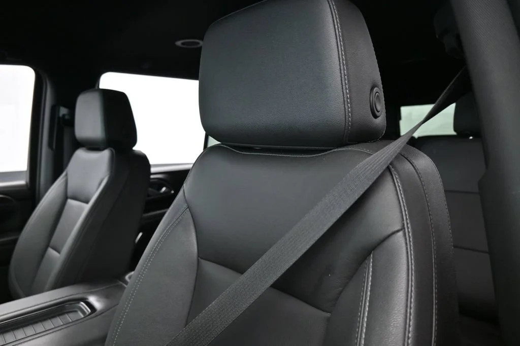 Used 2023 Black Chevrolet LT image 17