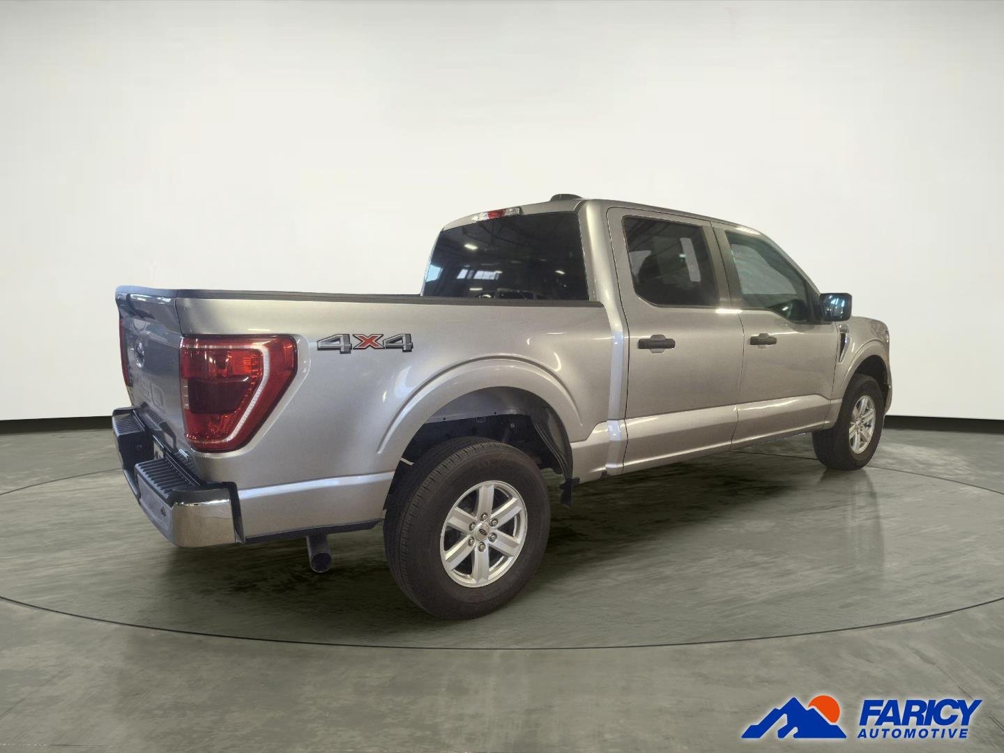 Used 2023 Iconic Silver Ford XLT image 4