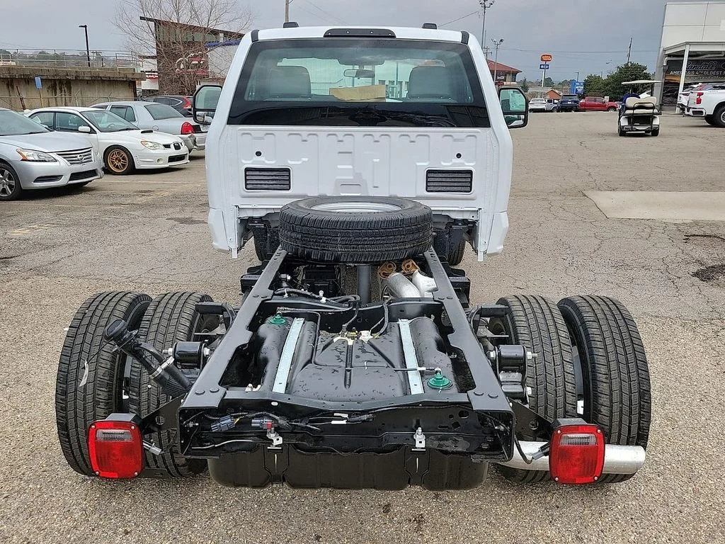 New 2026 Oxford White Ford F-350® XL image 8