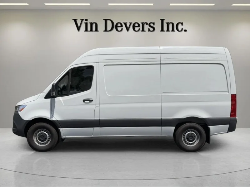 Used 2025 WHITE Mercedes-Benz  image 4