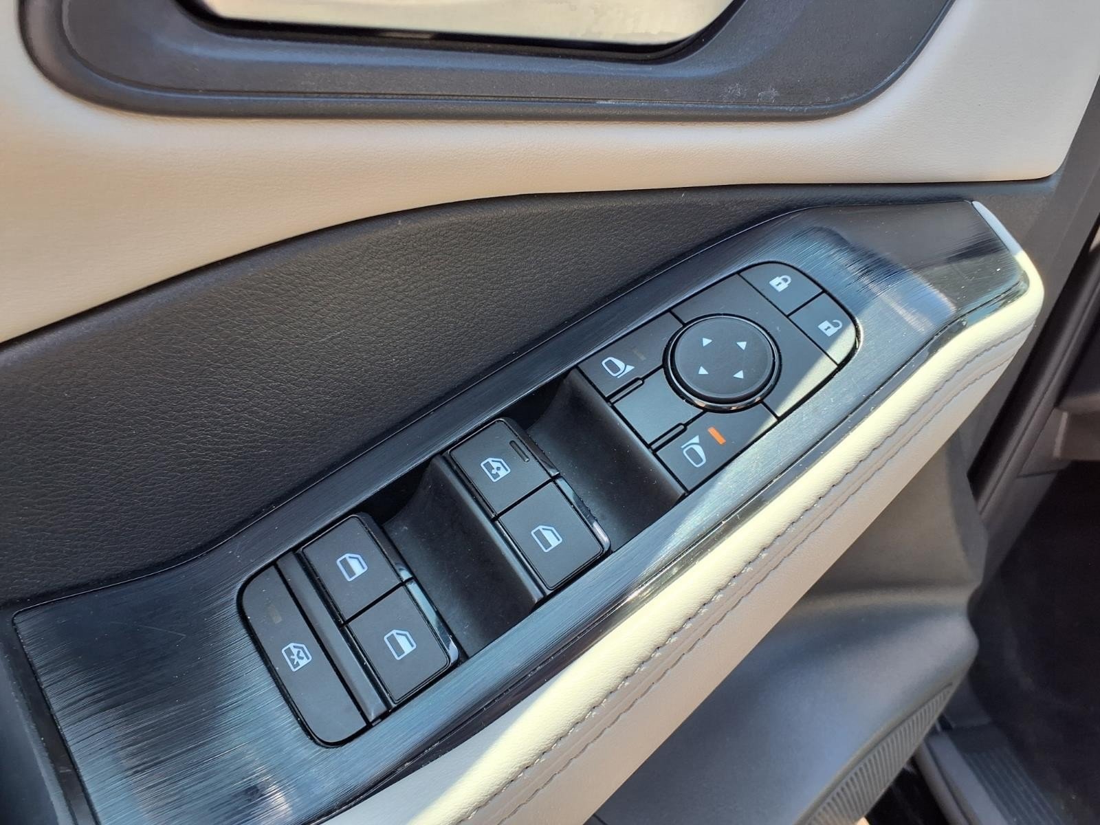 2024 Nissan Rogue SV Black at Robbins Nissan