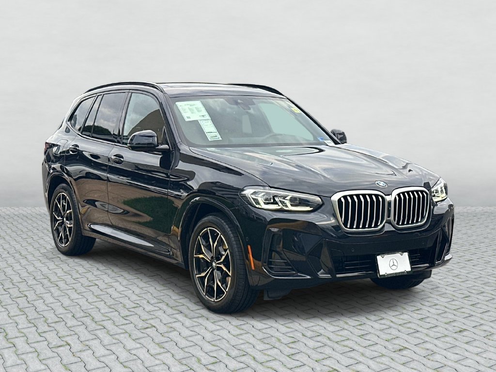 Used 2024 Carbon Black Metallic BMW xDrive30i image 3