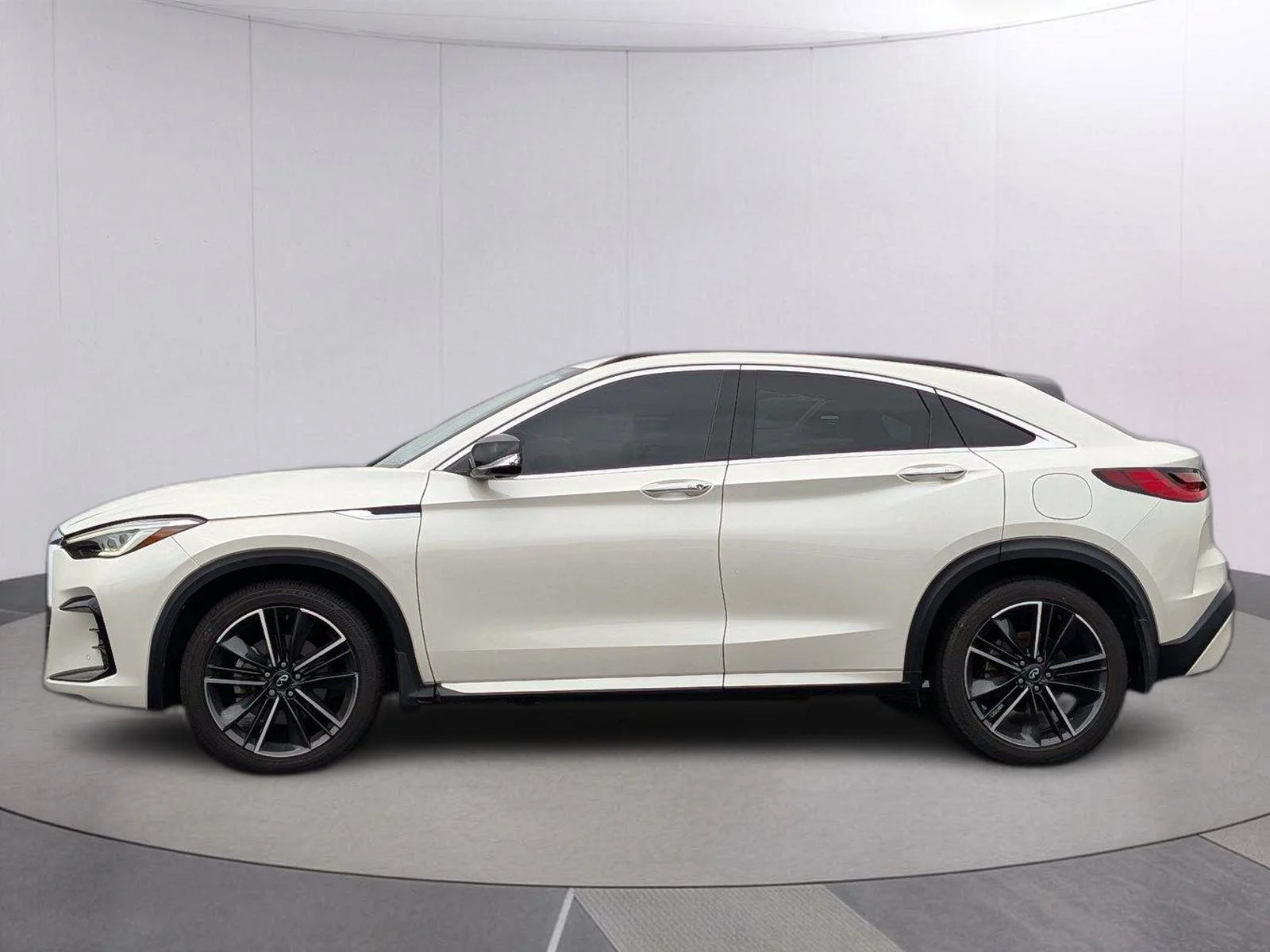 Used 2023 Majestic White INFINITI SENSORY image 4