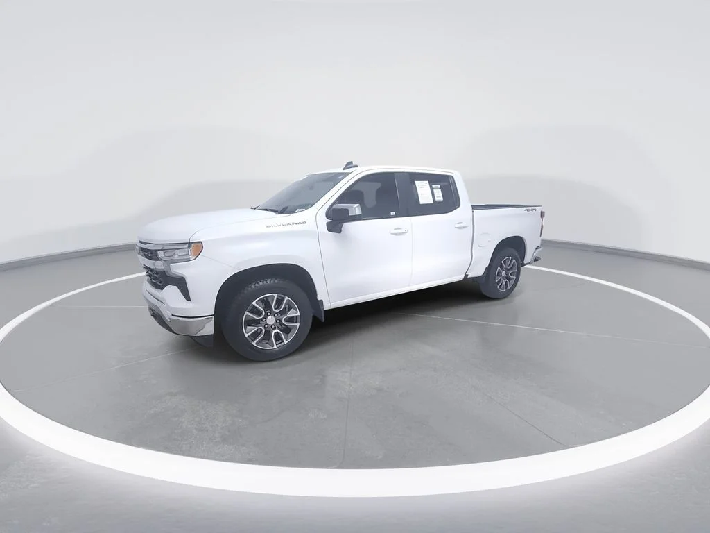 Used 2023 White Chevrolet LT image 5