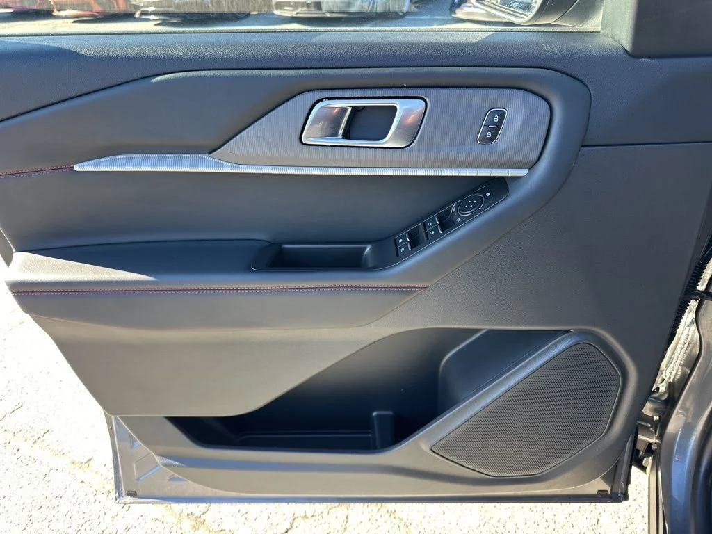 Used 2025 Gray Ford ST-Line image 26