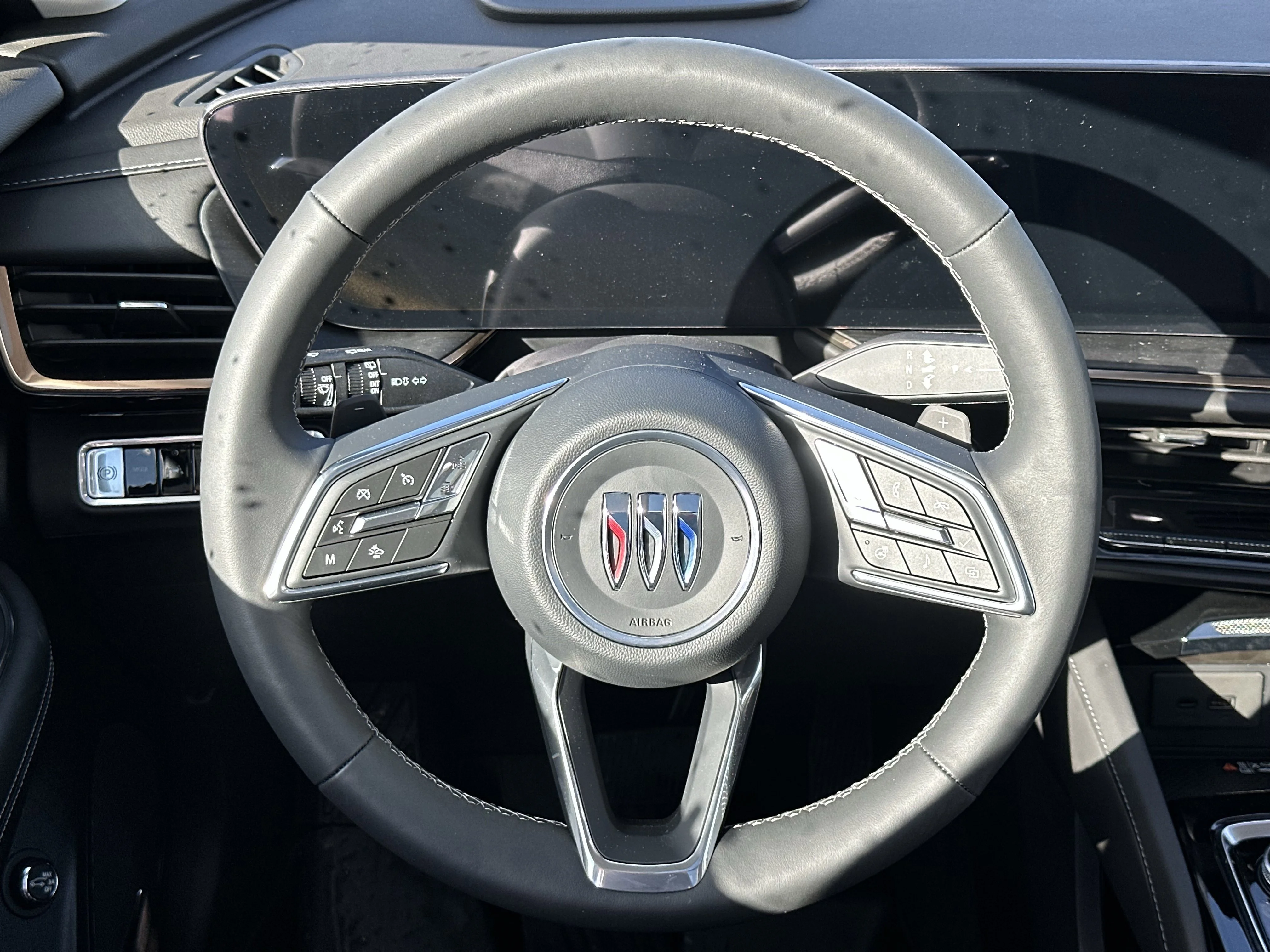 New 2026 Iridescent White Tricoat Buick Avenir image 11