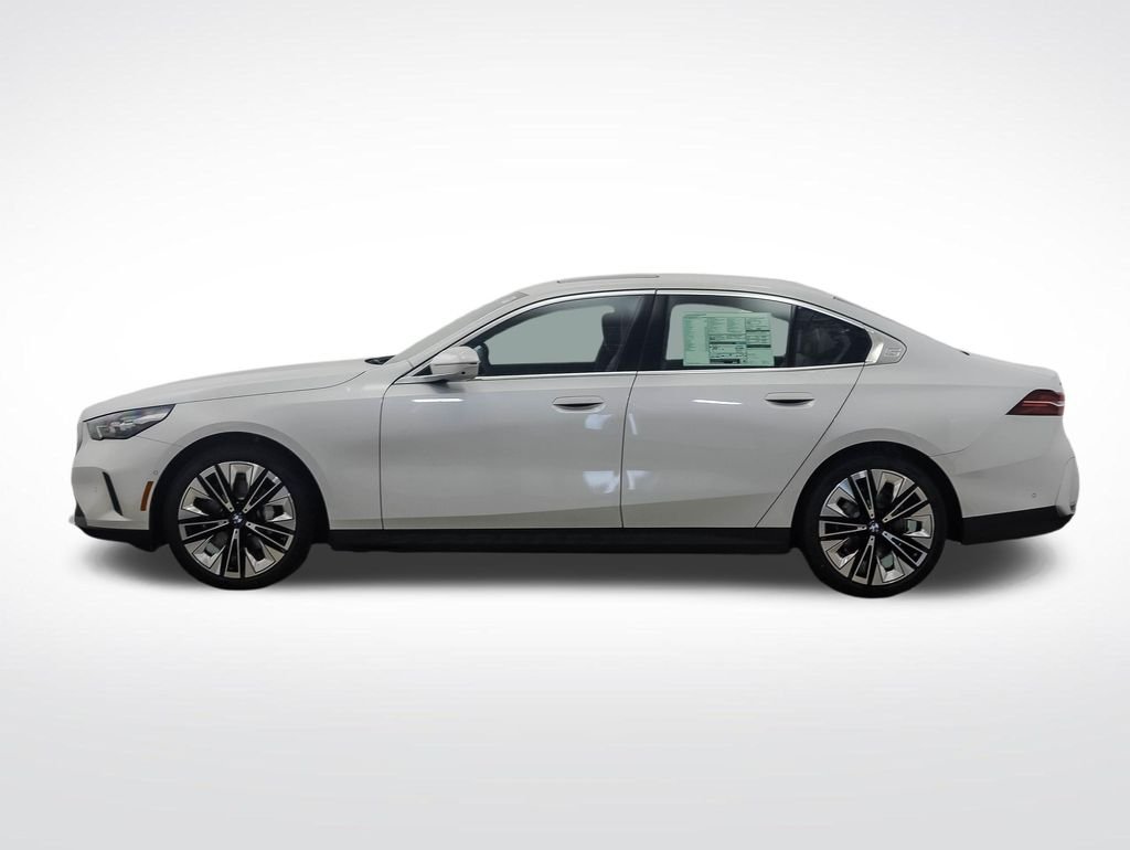 Used 2026 White Metallic BMW 530i xDrive image 3