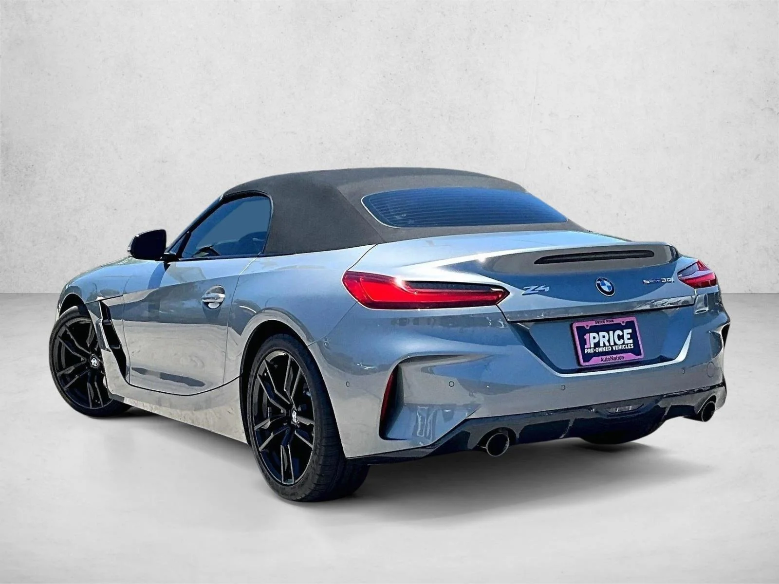 Used 2023 Skyscraper Grey Metallic BMW sDrive30i image 12