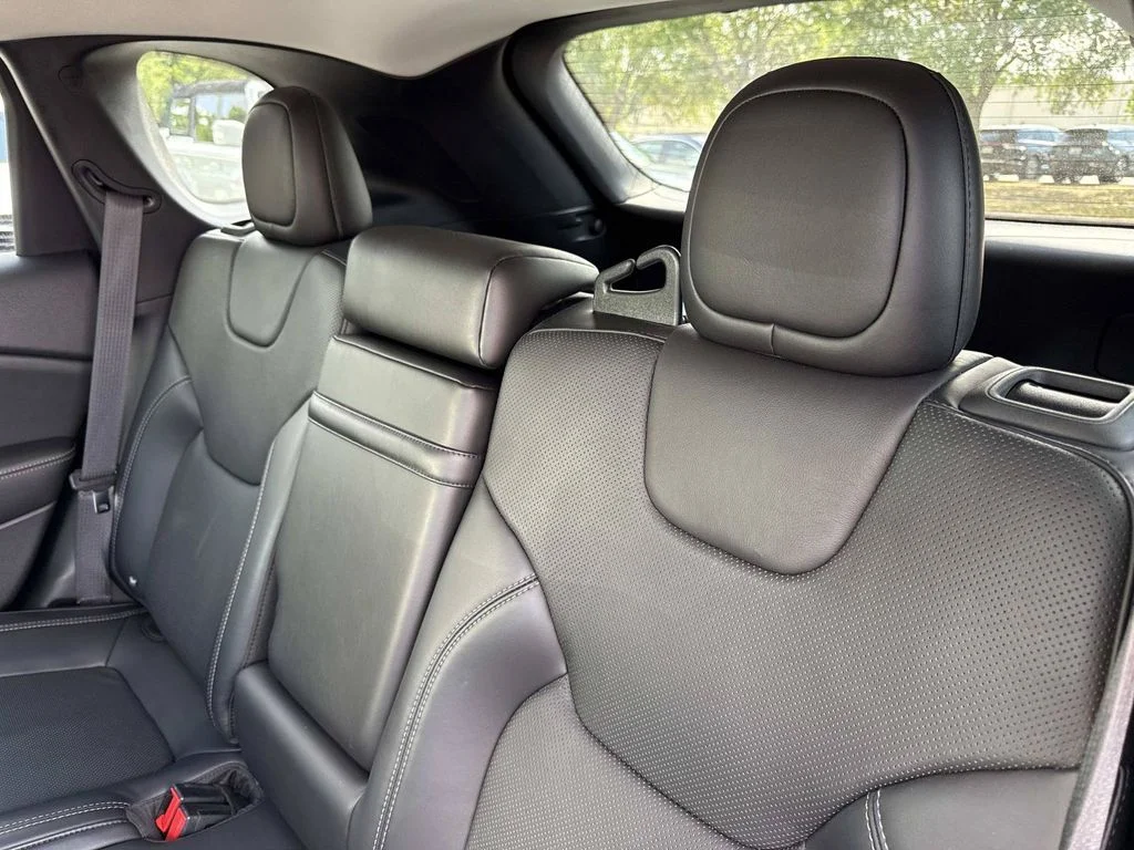 Certified Used 2019 Crystal Metallic Jeep Limited image 15