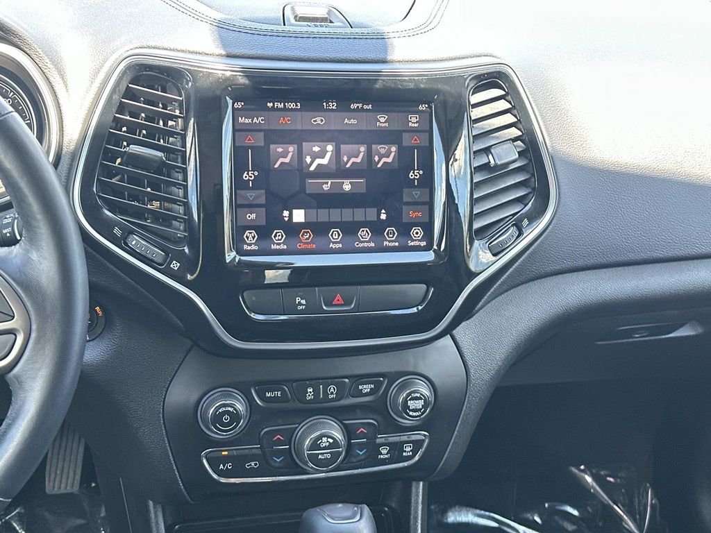 Used 2019 White Jeep Limited image 19