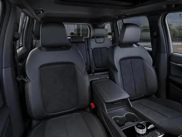 New 2026 Diamond Black Crystal Pearlcoat Jeep Laredo image 120