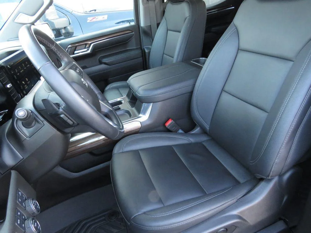 Used 2023 Glacier Blue Metallic Chevrolet RST image 18