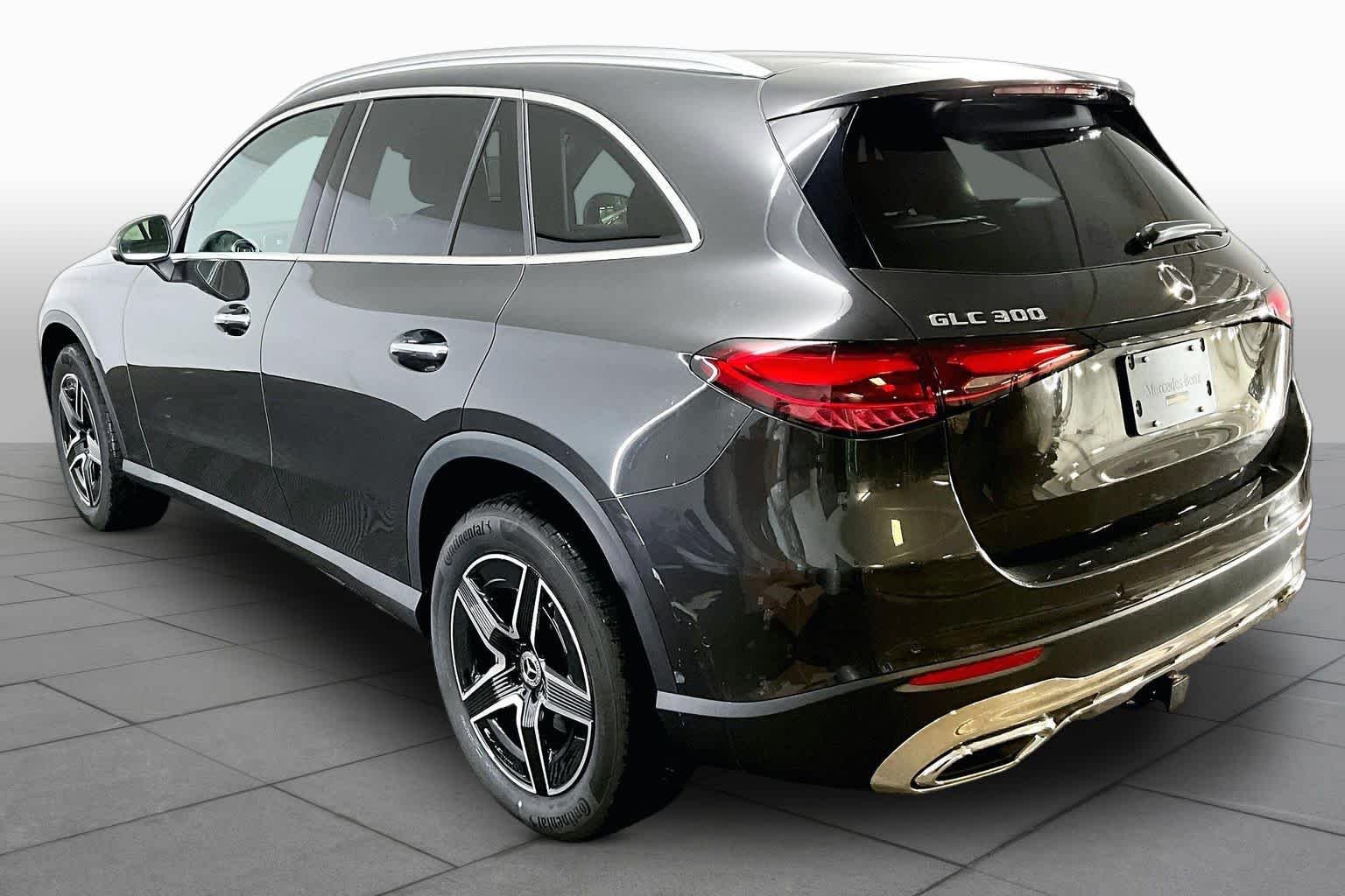 New 2027 Graphite Grey Metallic Mercedes-Benz GLC 300 image 4