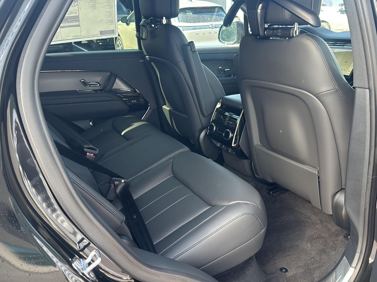 New 2027 Santorini Black Land Rover SE image 14