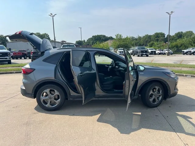 Used 2025 Gray Ford ST-Line image 28