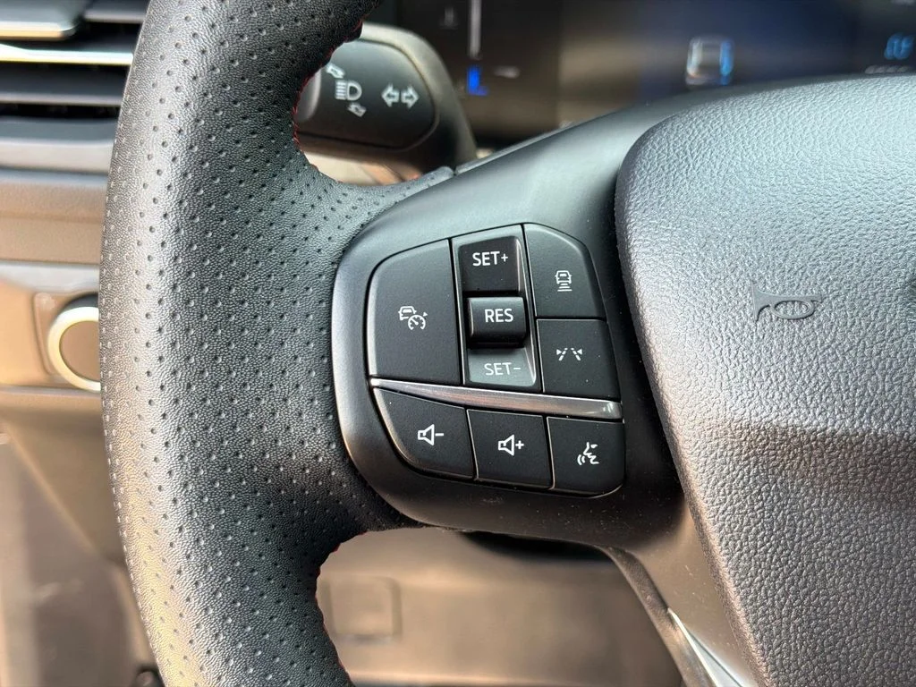 Used 2025 Agate Black Metallic Ford ST-Line image 29