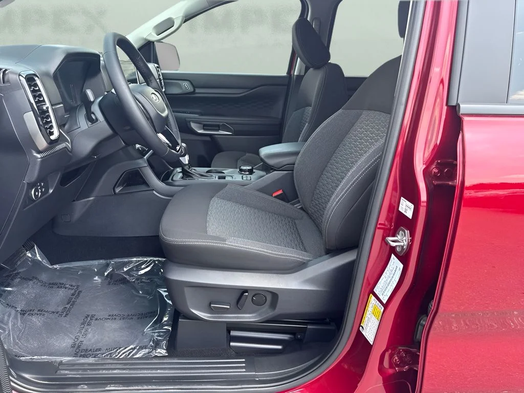 Used 2025 Red Ford XLT image 9
