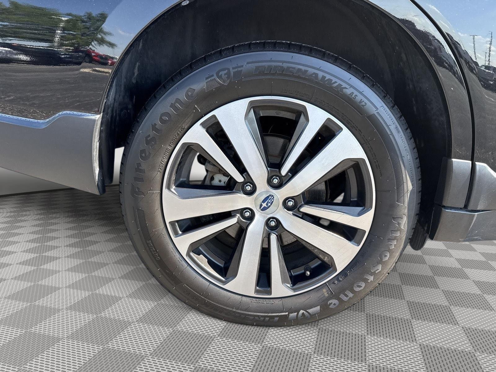 Used 2018 Crystal Black Silica Subaru Limited image 14