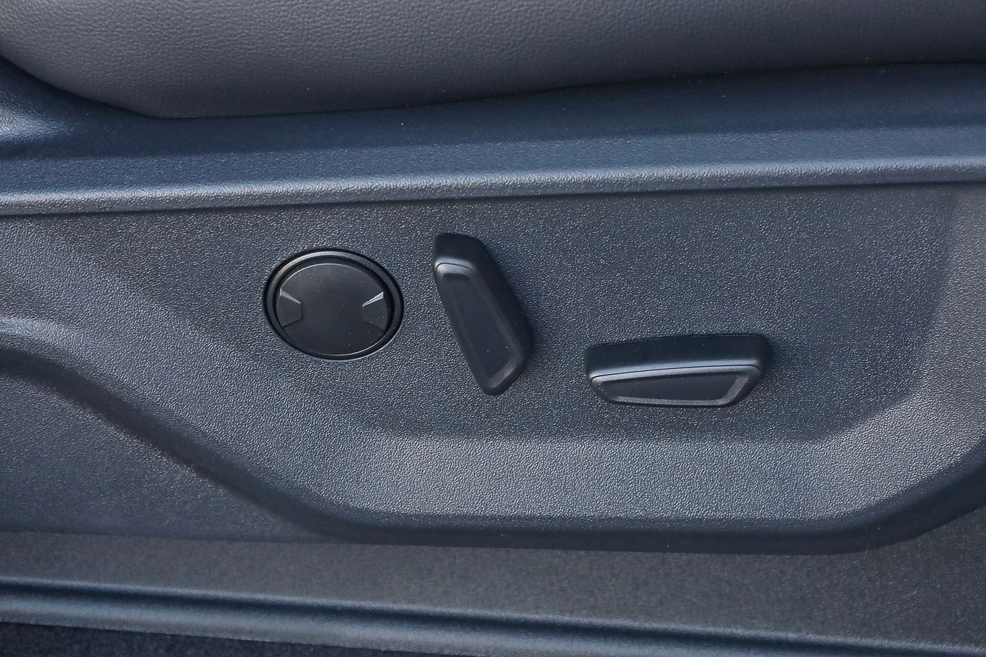 New 2026 Oxford White Ford Lariat® image 43