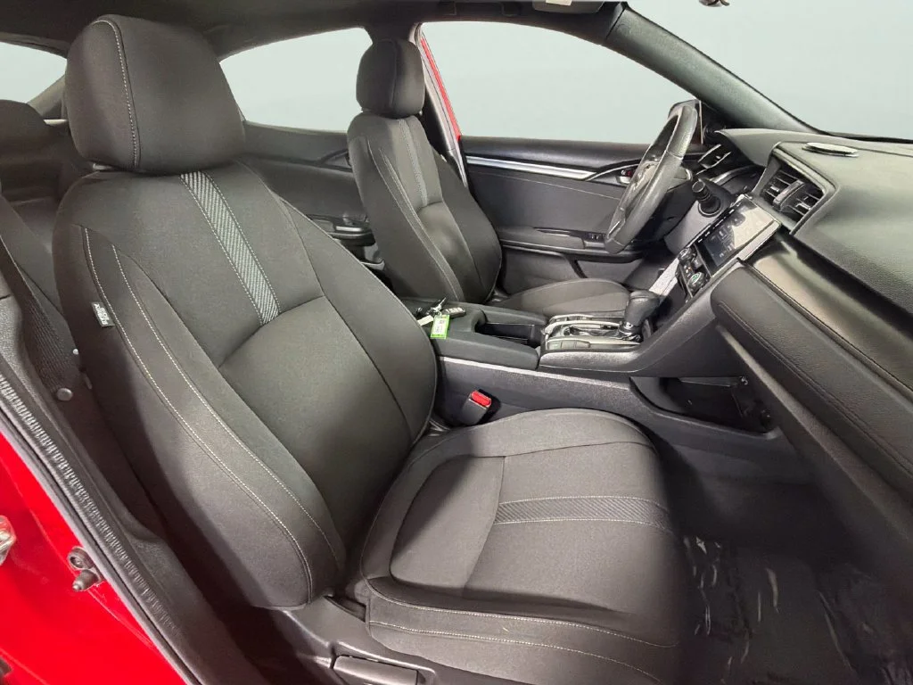 Used 2018  Honda EX image 34