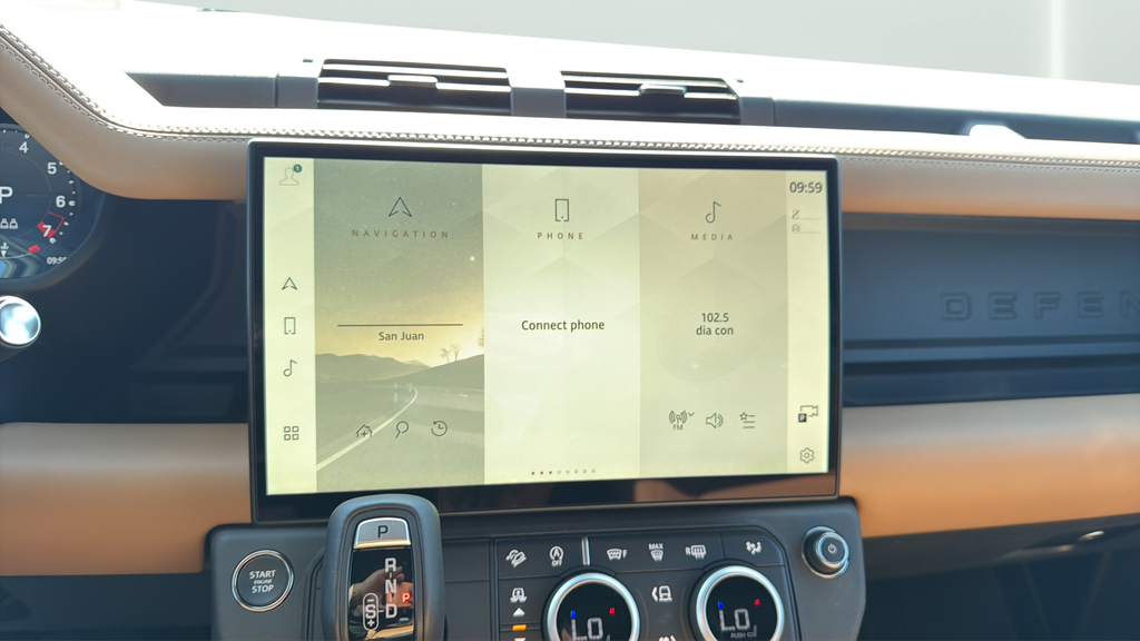 New 2026 Santorini Black Land Rover X-Dynamic SE image 22