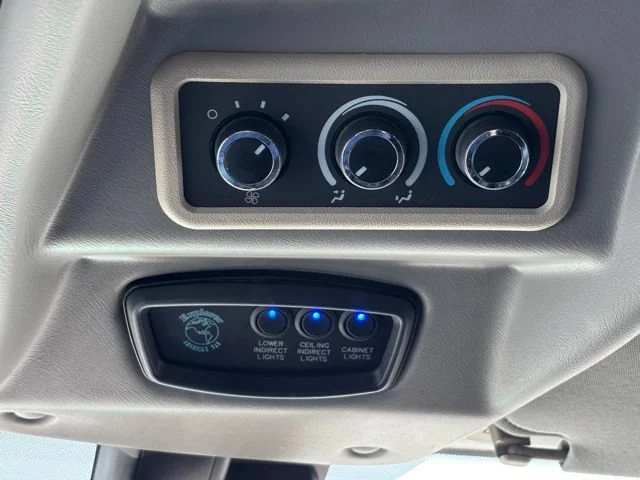 Used 2020 Summit White GMC Work Van image 30
