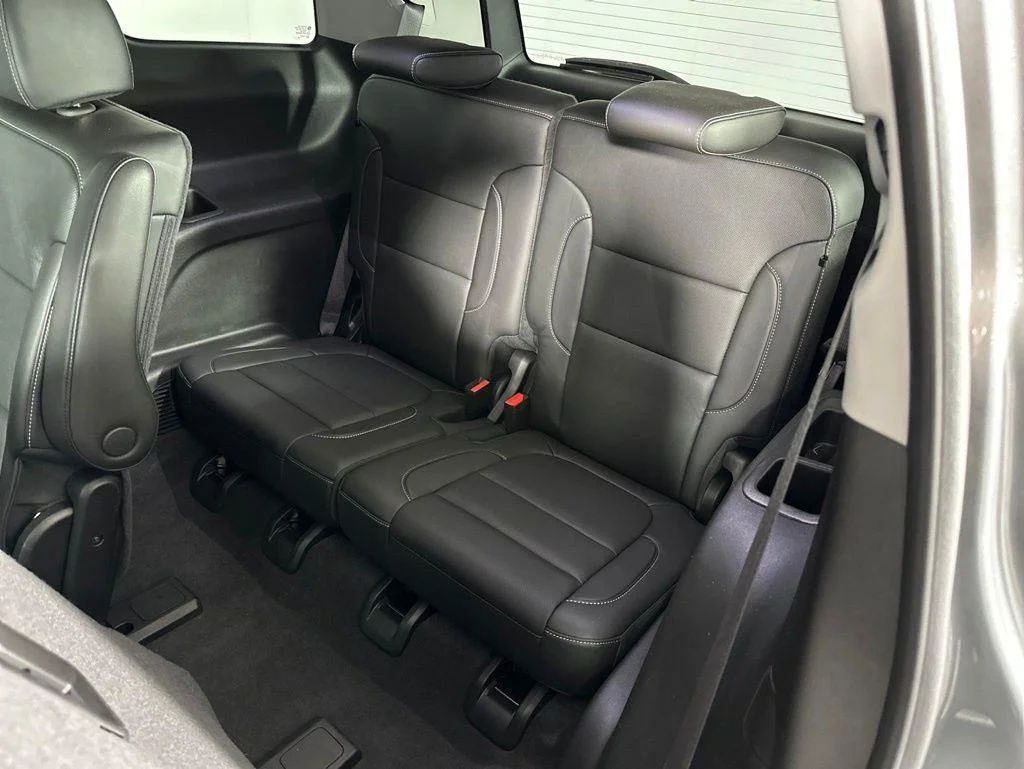 Used 2023 Sterling Metallic GMC SLT image 25