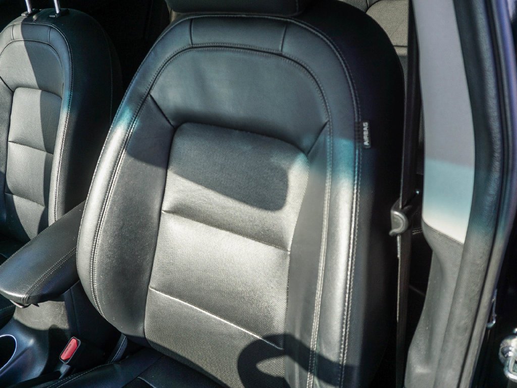 Used 2016 Black Kia EX image 20