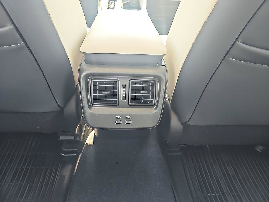 Used 2023 Oxygen White Toyota Limited image 32
