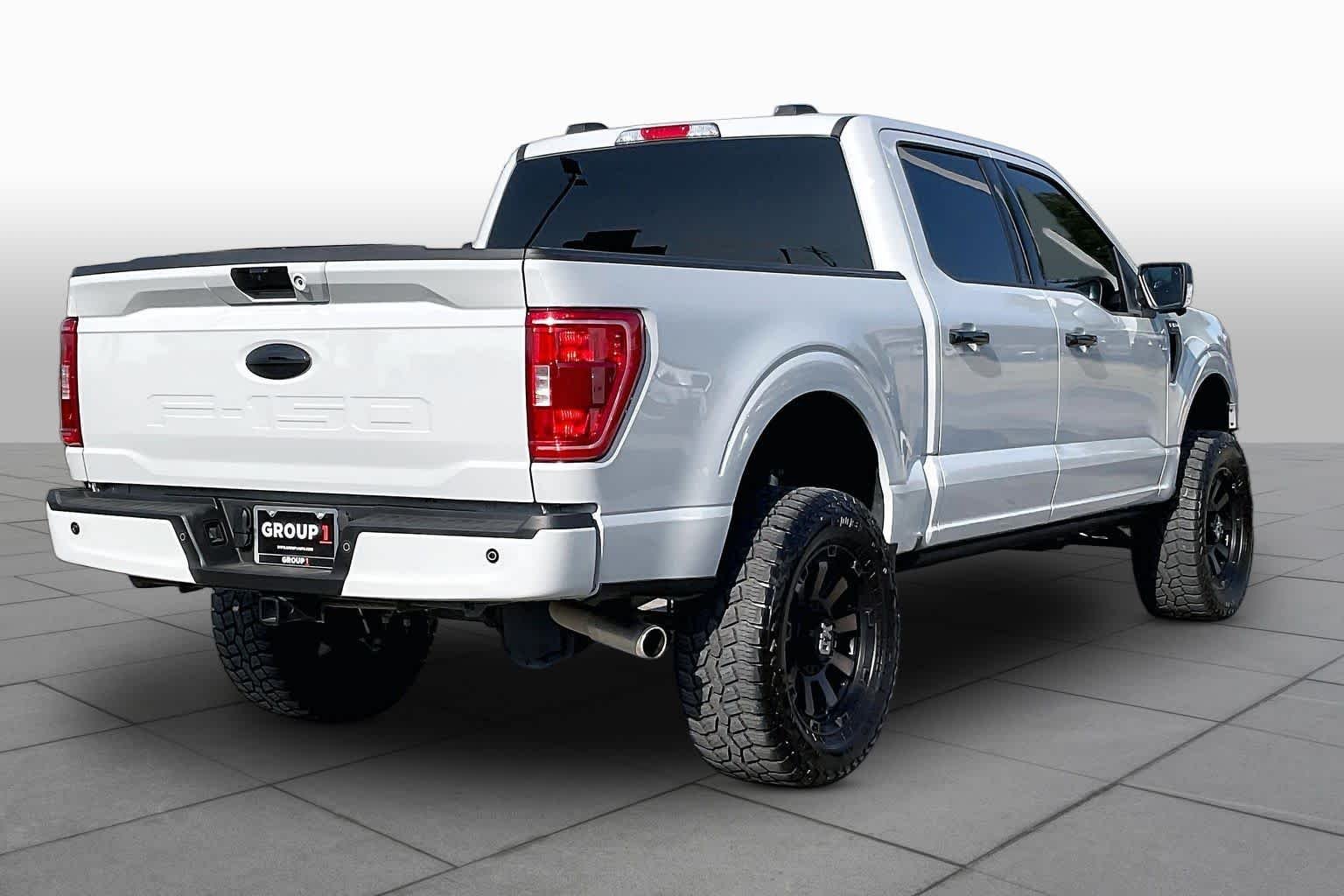 Used 2023 Avalanche Gray Ford XLT image 25