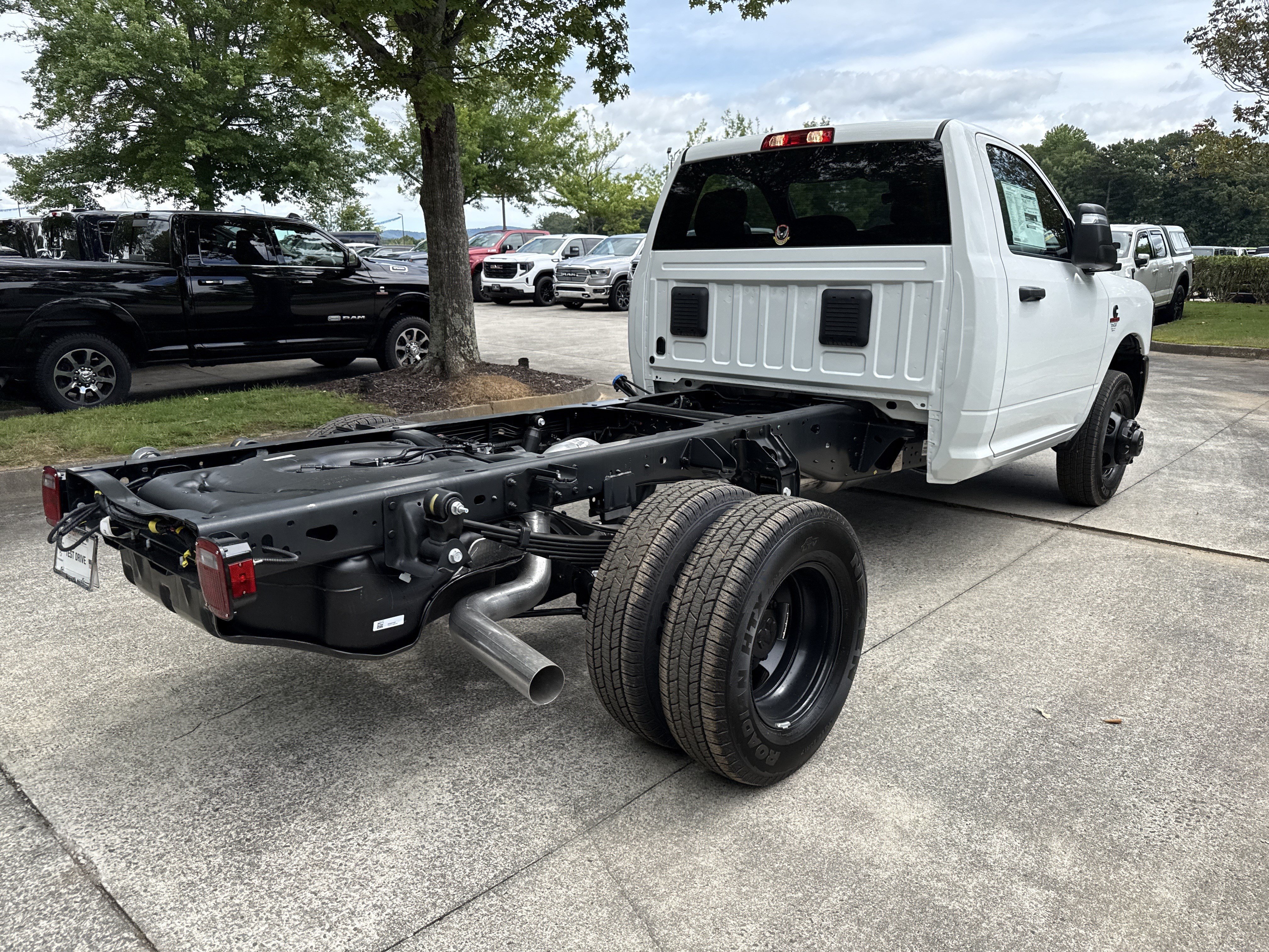 New 2026 Bright White Clearcoat RAM Tradesman image 7